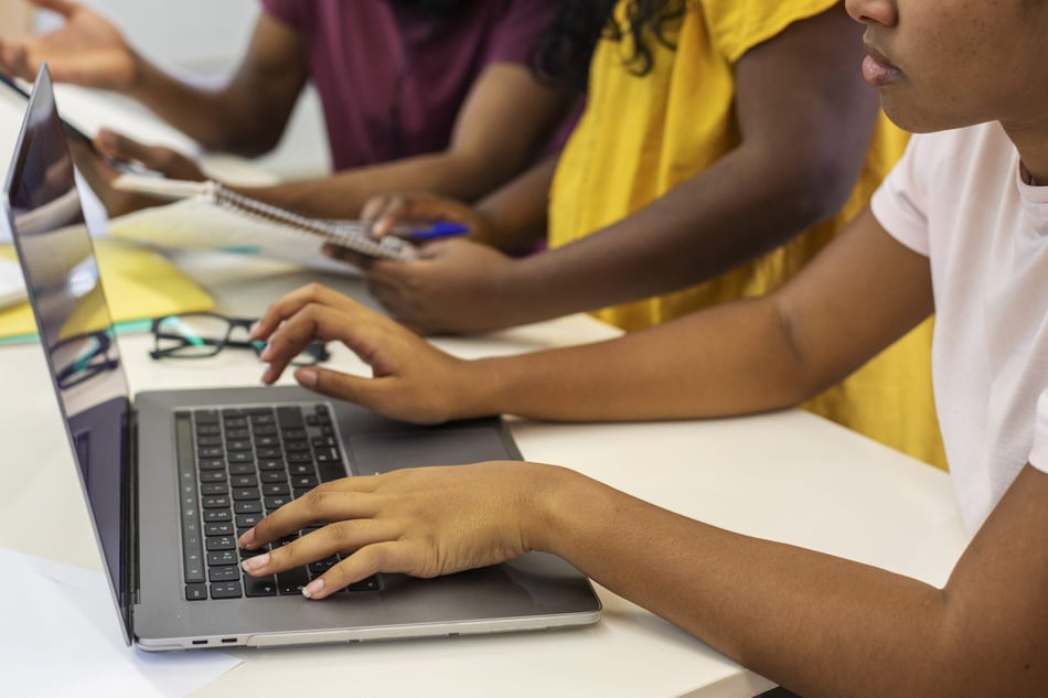 Portais digitais beneficiam mais de 1 milhão de estudantes da rede pública de São Paulo