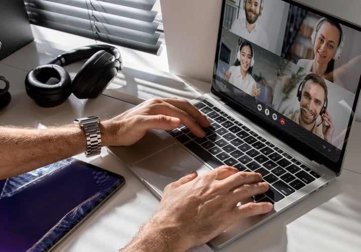 Novos modelos de trabalho e suas implicações para empresas e profissionais
